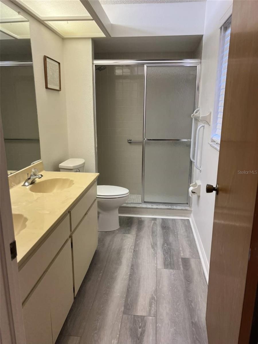 10706 LAQUINTA DR
