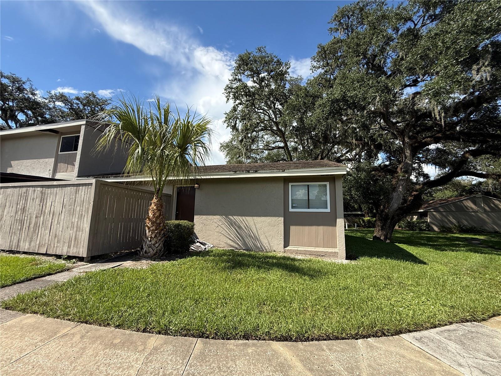 8649 LAKE ISLE DR #182
