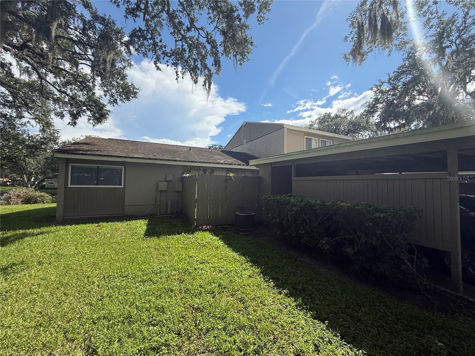 8649 LAKE ISLE DR #182