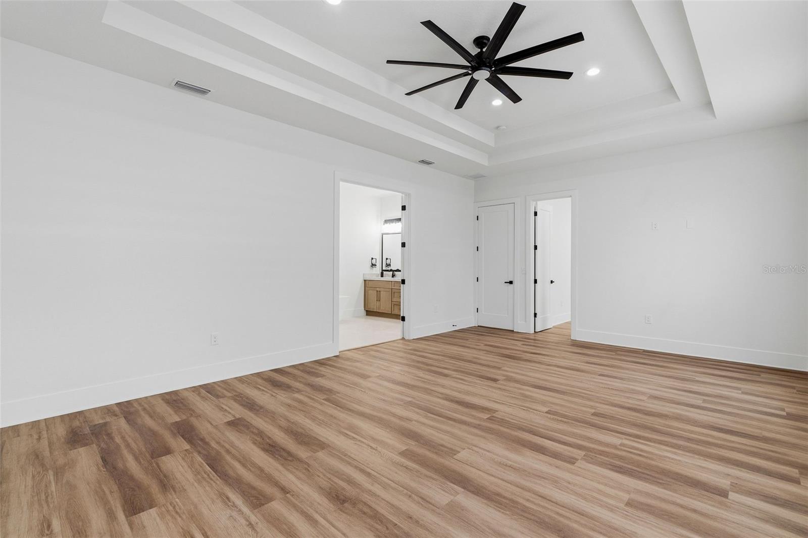 2914 W WALNUT ST