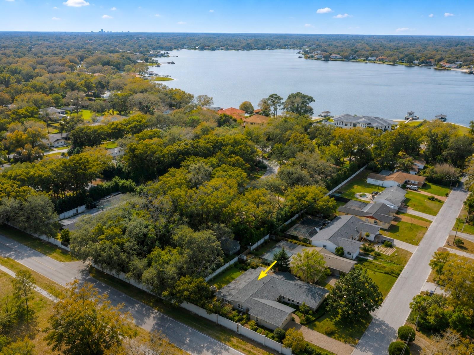 2102 W KYRA DR