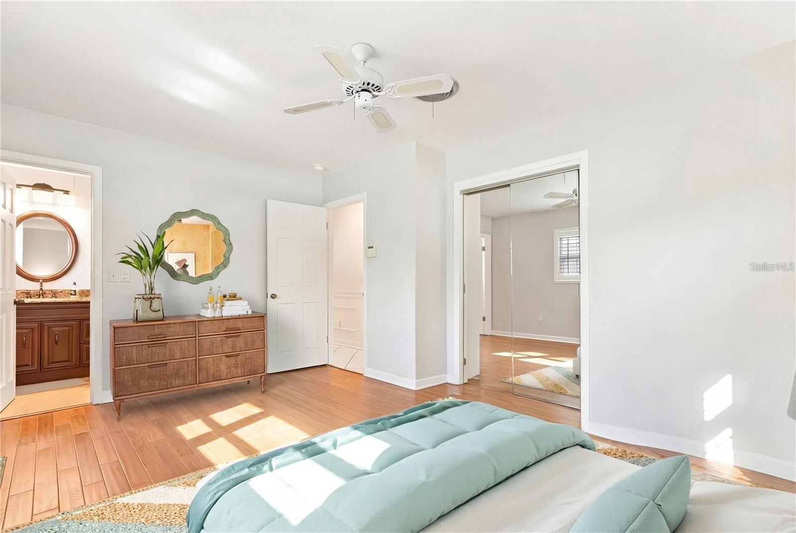 2102 W KYRA DR