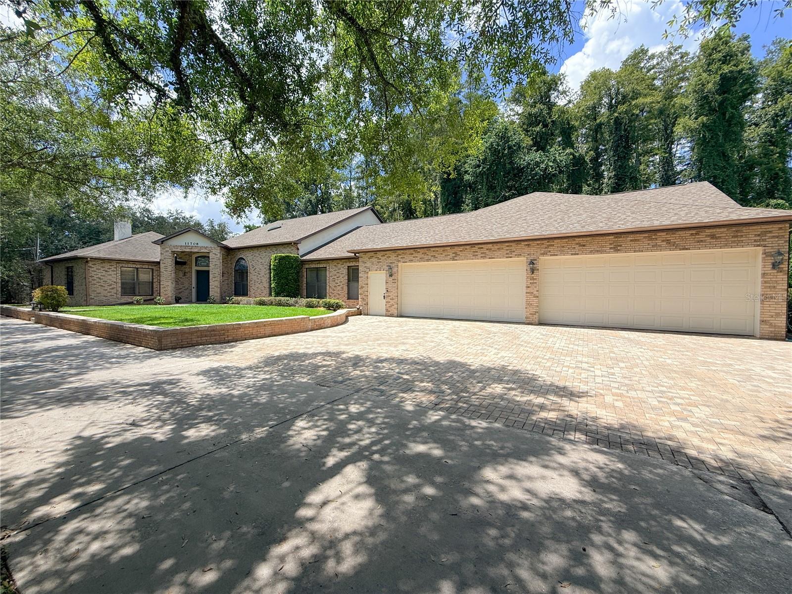 11708 ORANGE GROVE DR