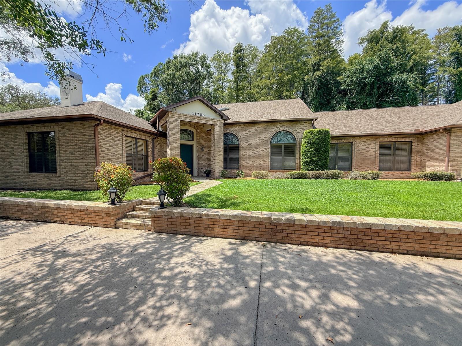 11708 ORANGE GROVE DR