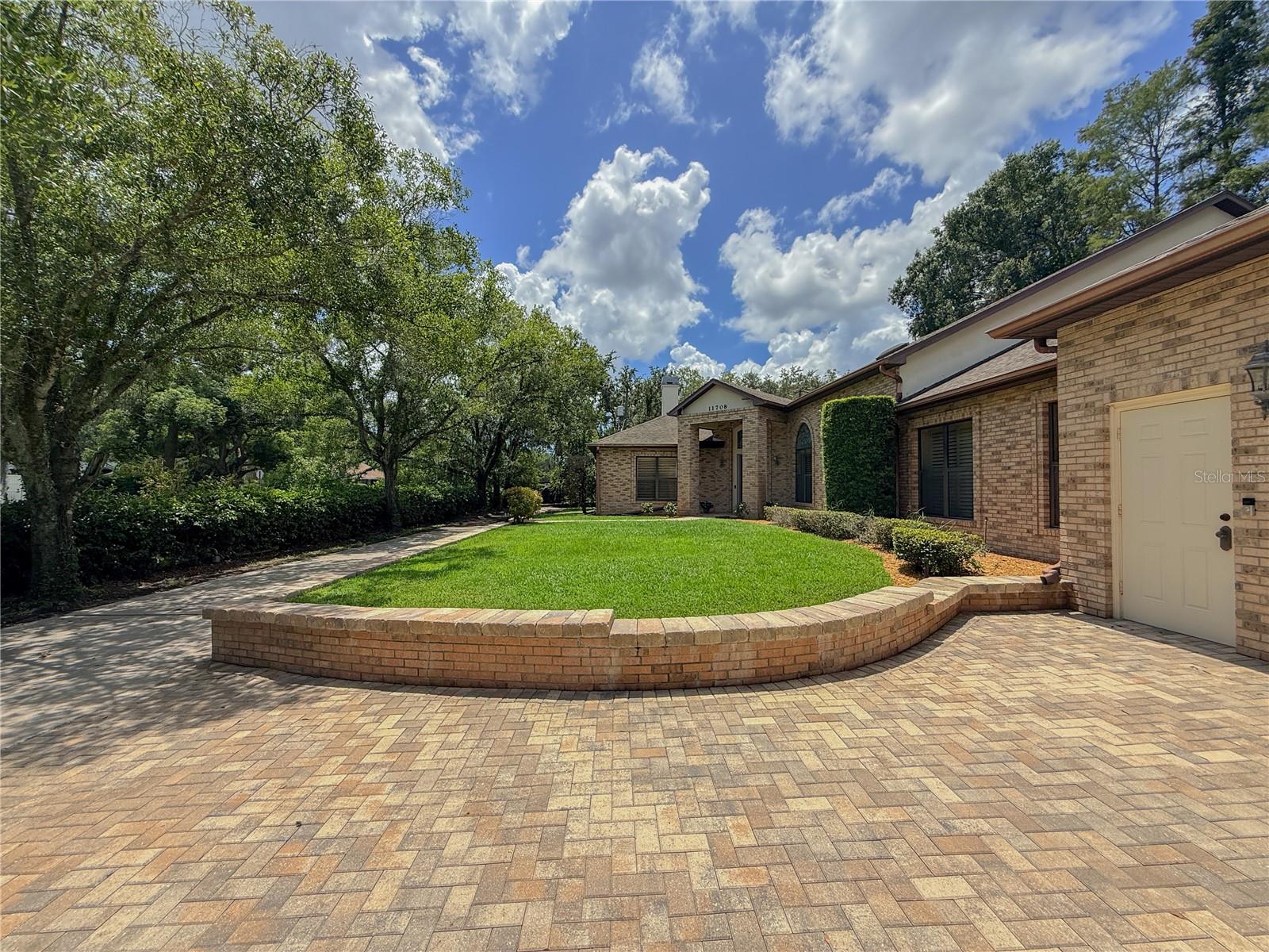 11708 ORANGE GROVE DR