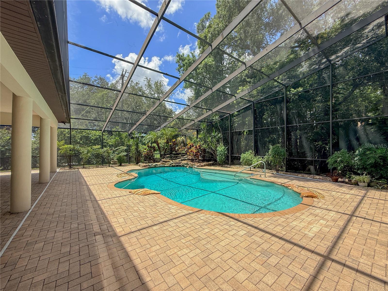 11708 ORANGE GROVE DR