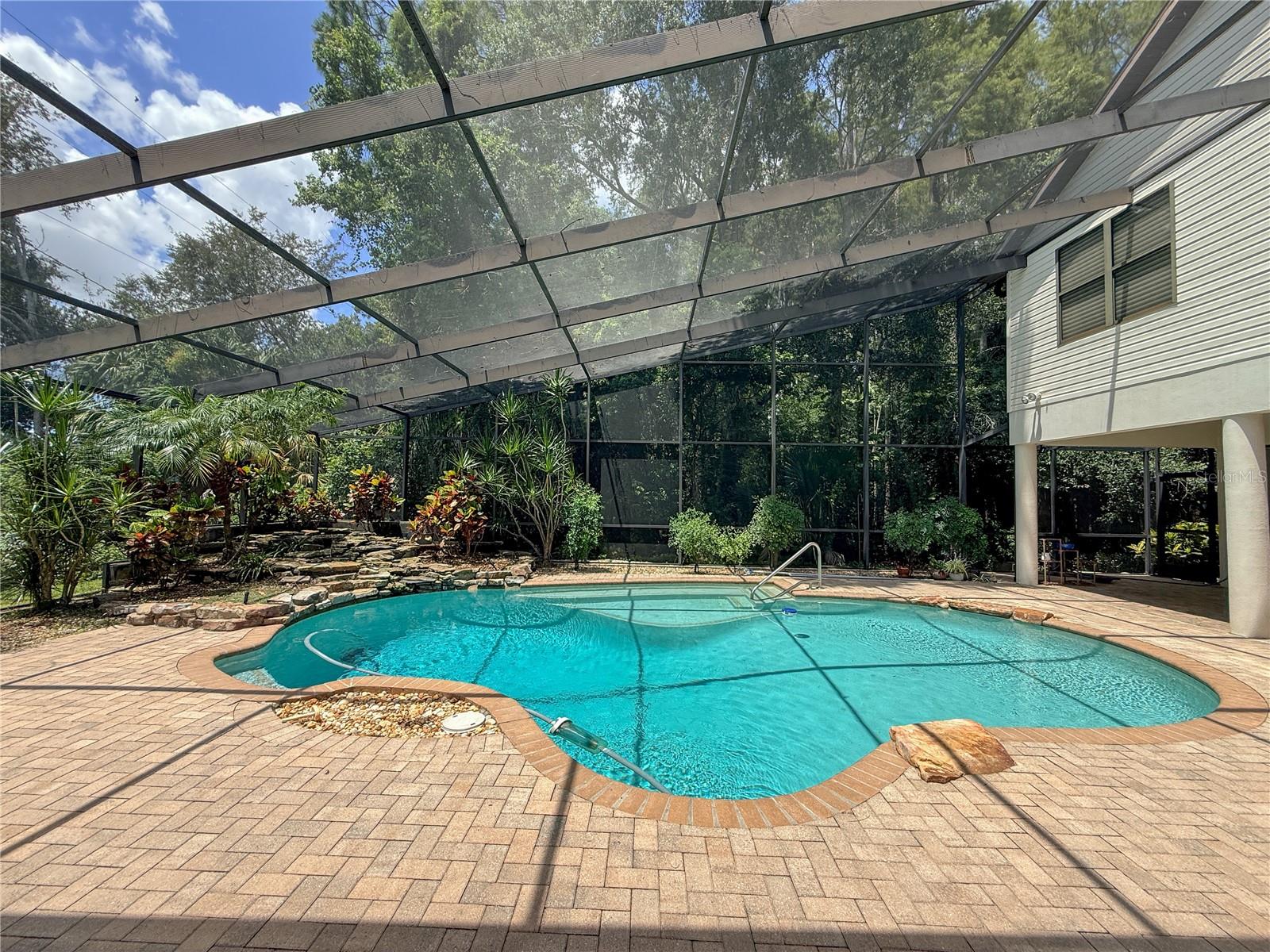 11708 ORANGE GROVE DR