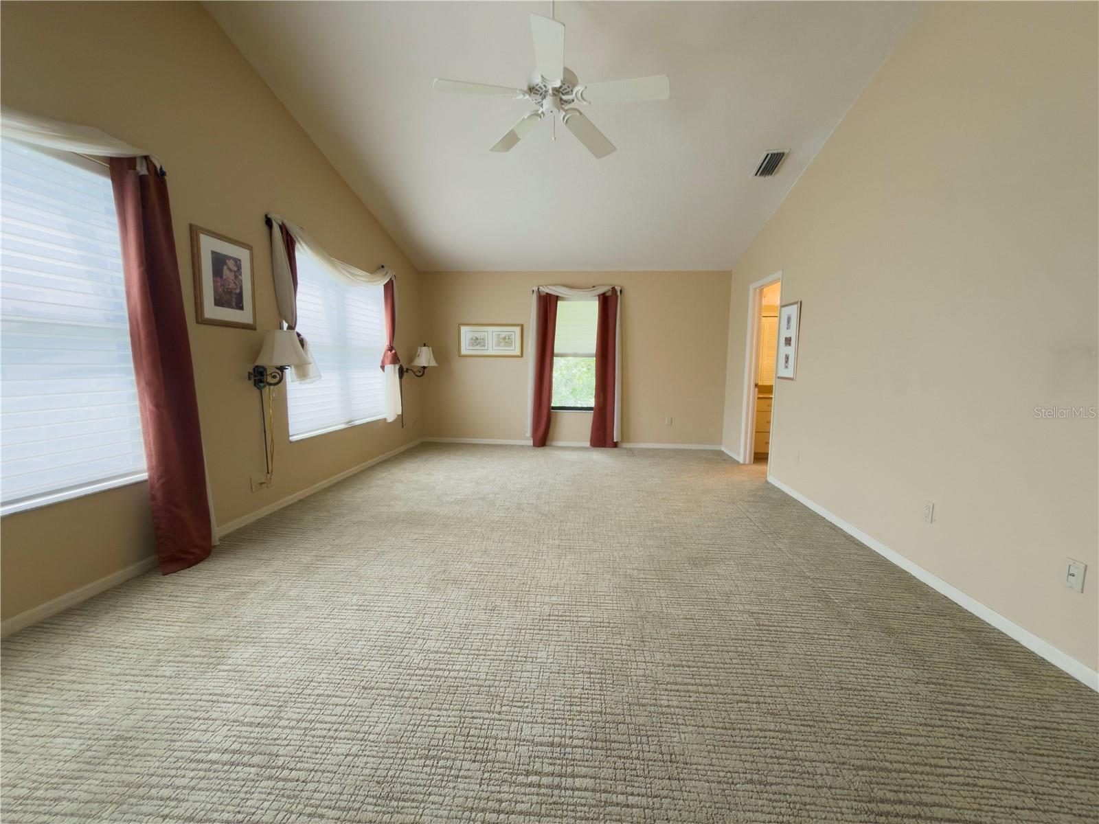 11708 ORANGE GROVE DR