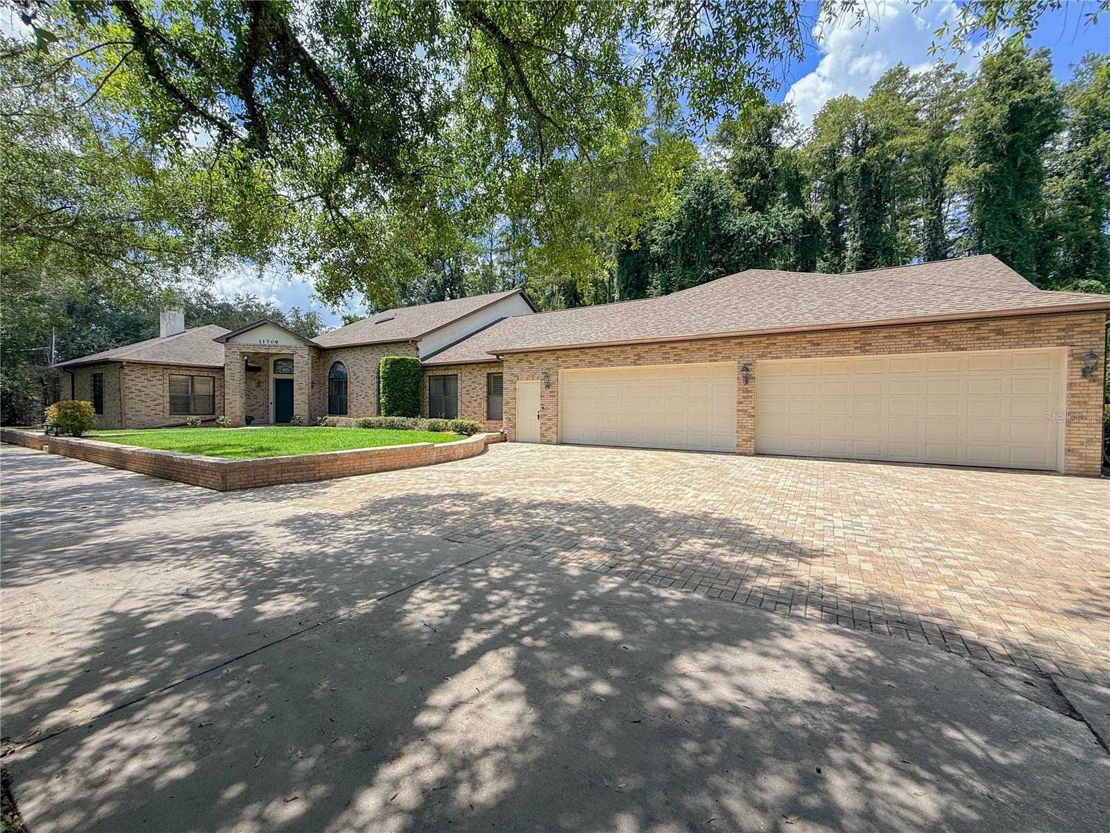 11708 ORANGE GROVE DR