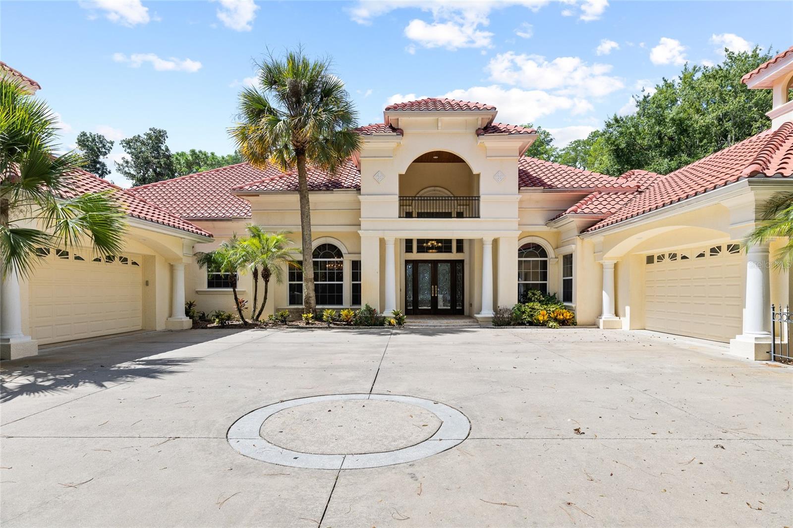6800 WISTERIA LOOP