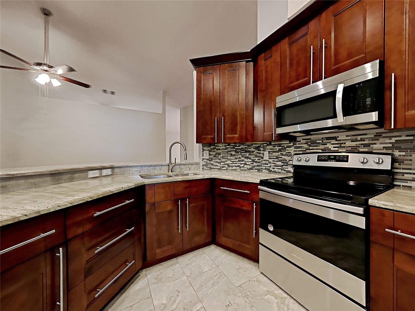 1237 BARMERE LN