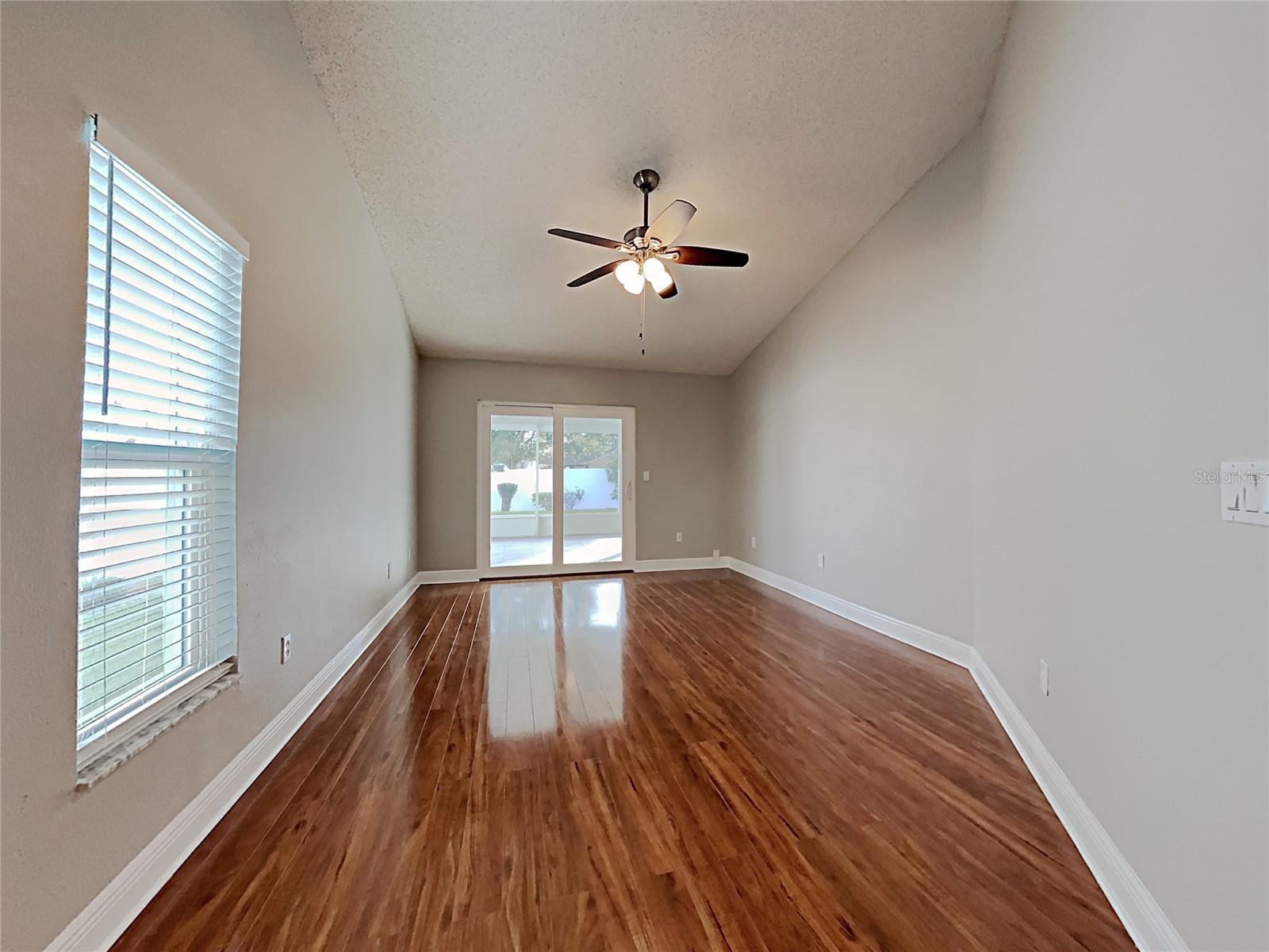 1237 BARMERE LN