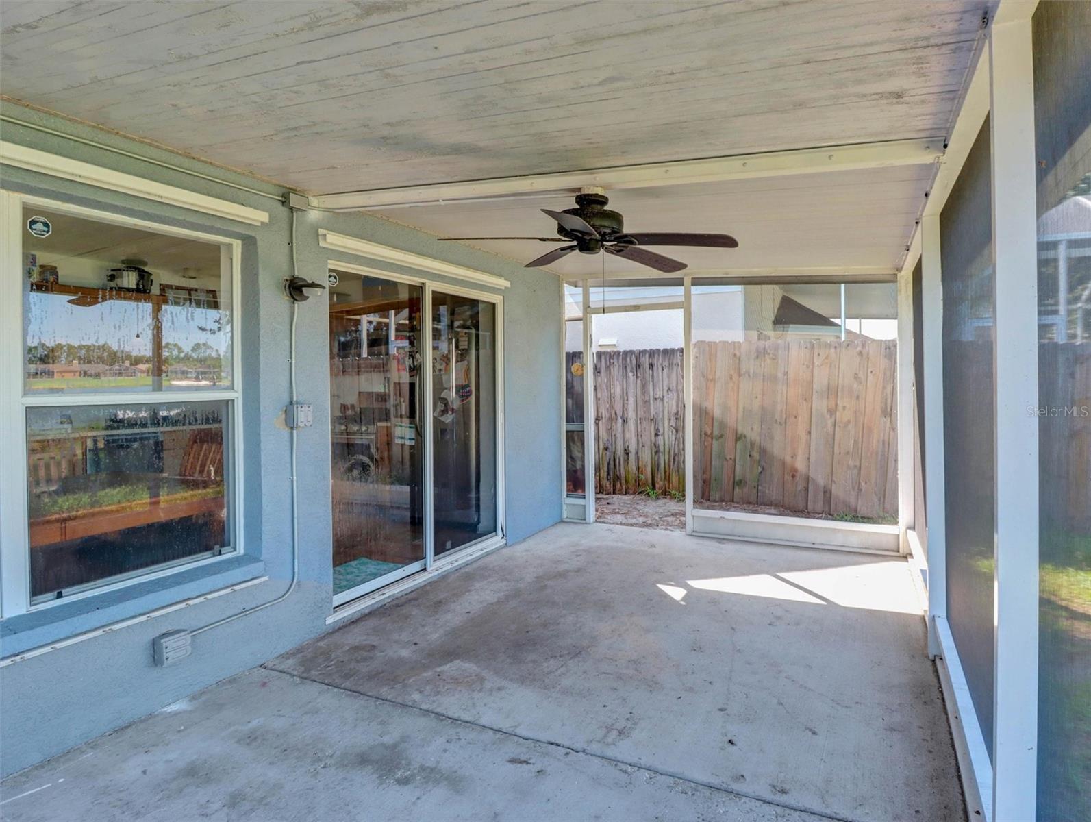 22817 SAINT THOMAS CIR