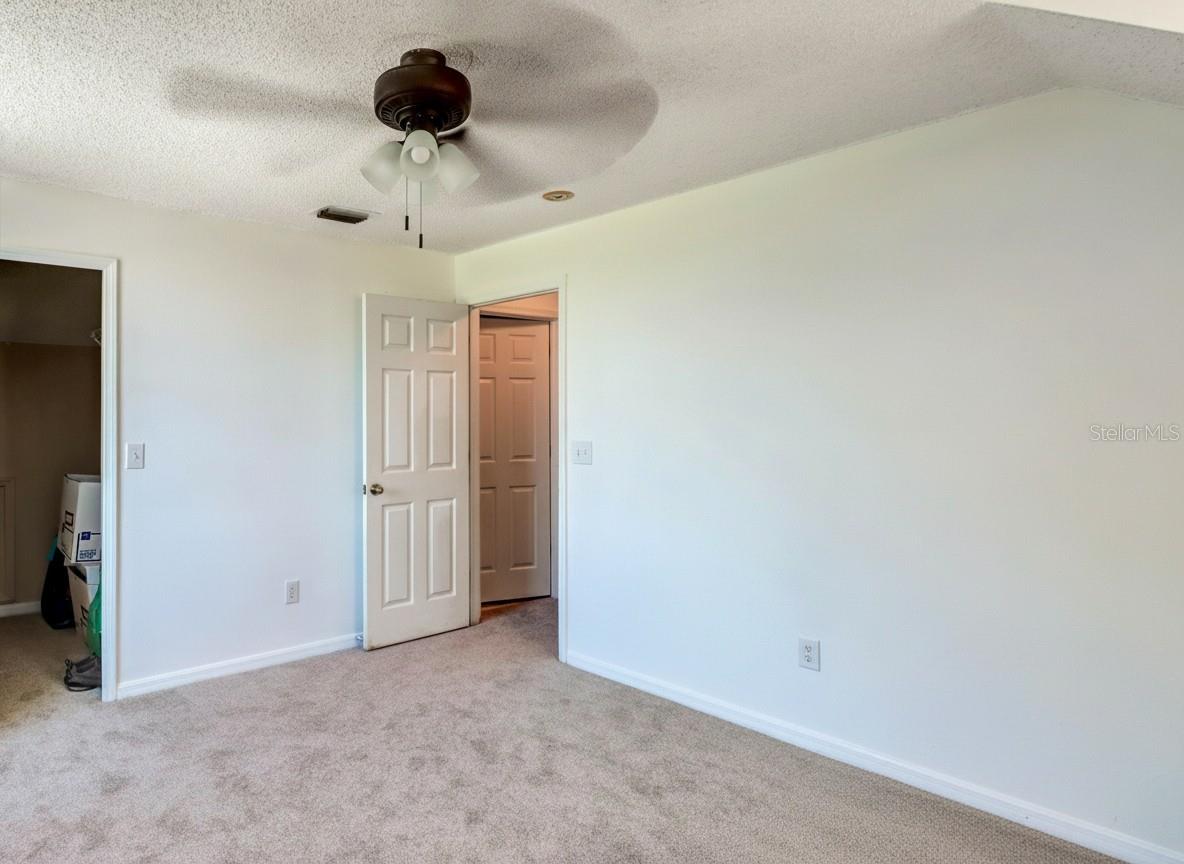 22817 SAINT THOMAS CIR
