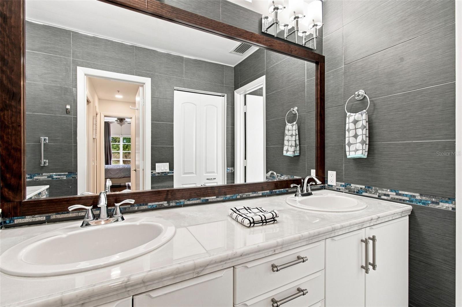 4950 BAYSHORE BLVD #8