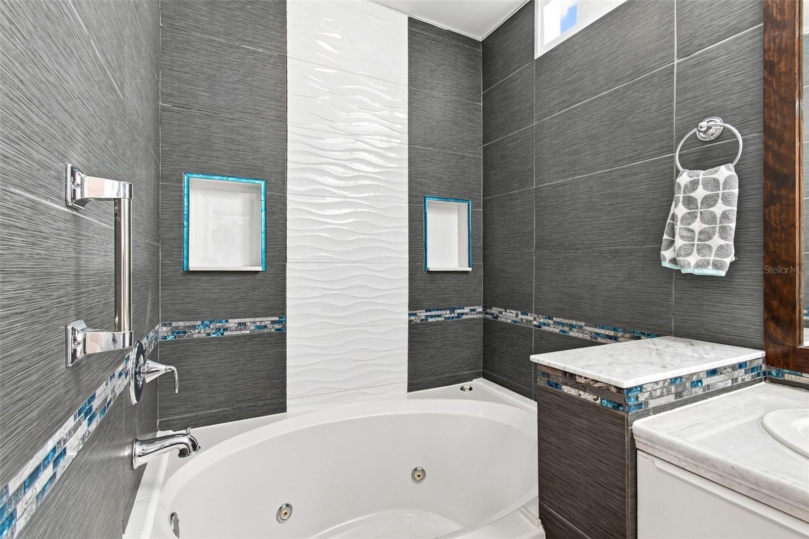 4950 BAYSHORE BLVD #8