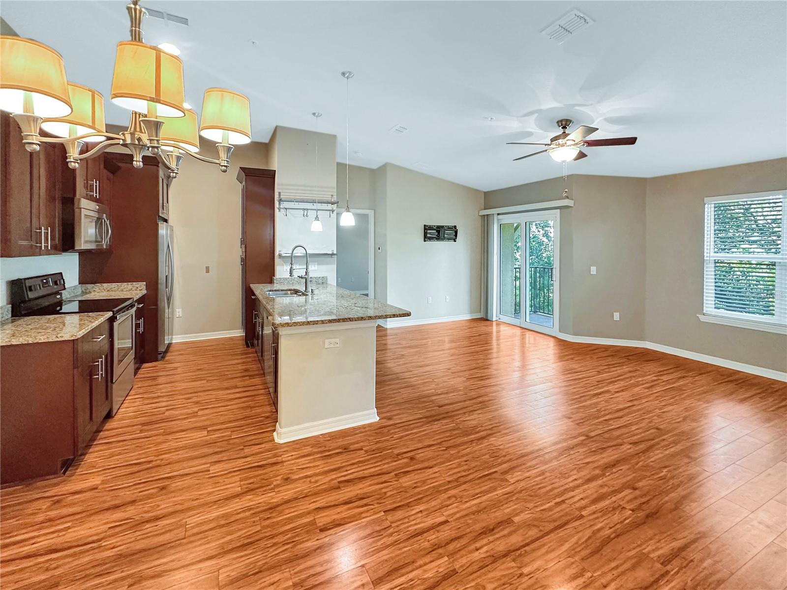 5041 ROYAL PALMS WAY #302