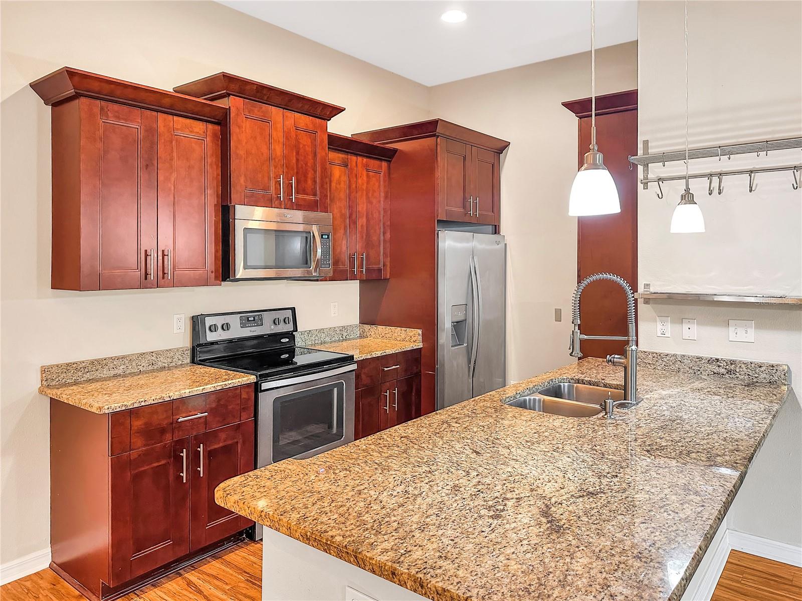 5041 ROYAL PALMS WAY #302