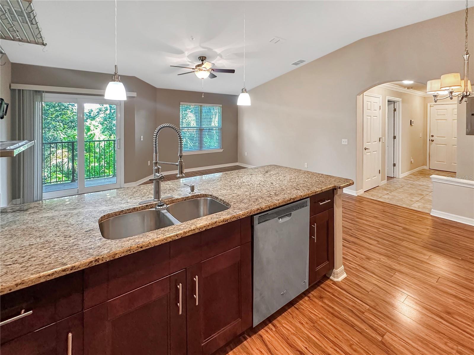 5041 ROYAL PALMS WAY #302