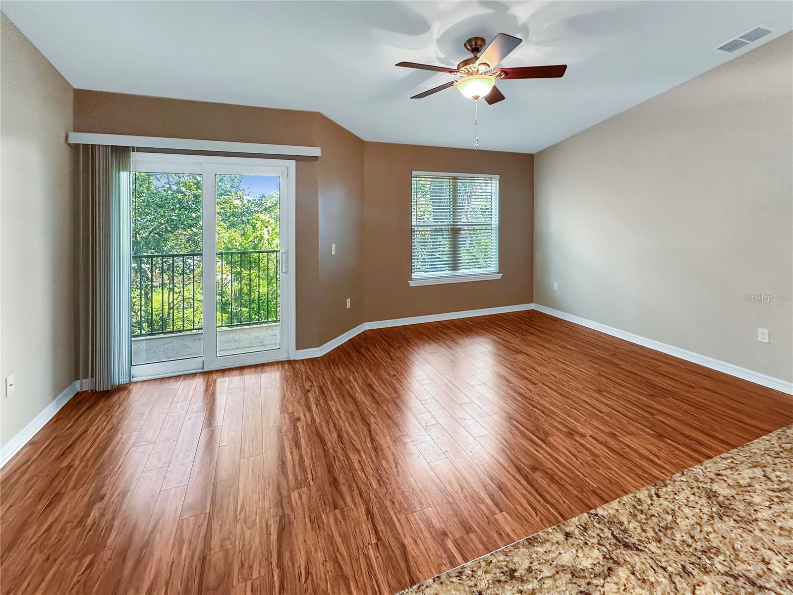 5041 ROYAL PALMS WAY #302
