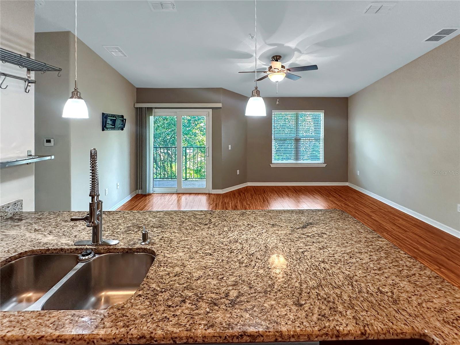 5041 ROYAL PALMS WAY #302