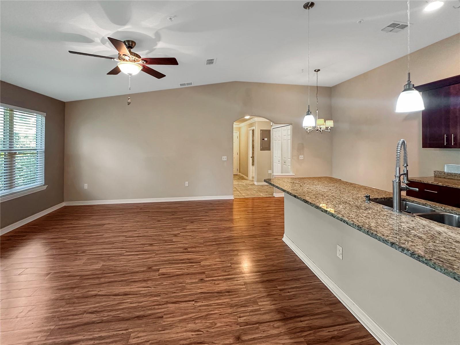 5041 ROYAL PALMS WAY #302