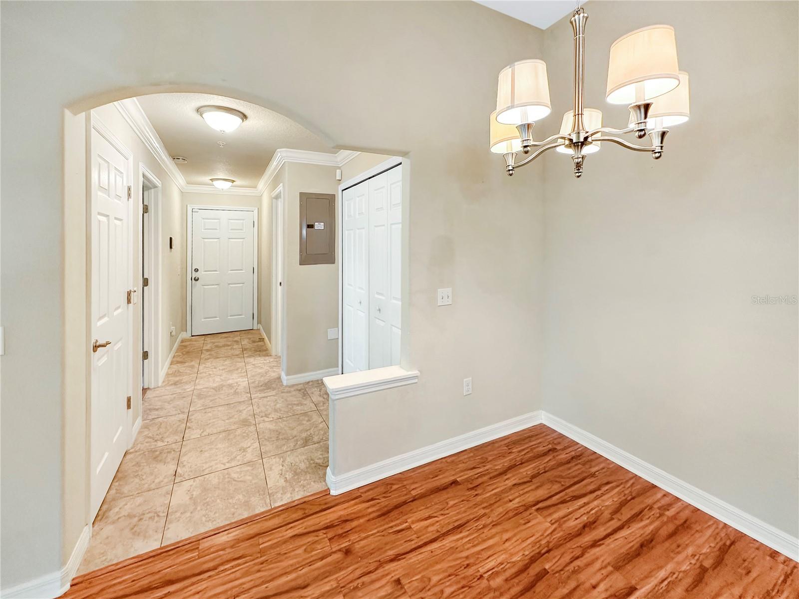 5041 ROYAL PALMS WAY #302