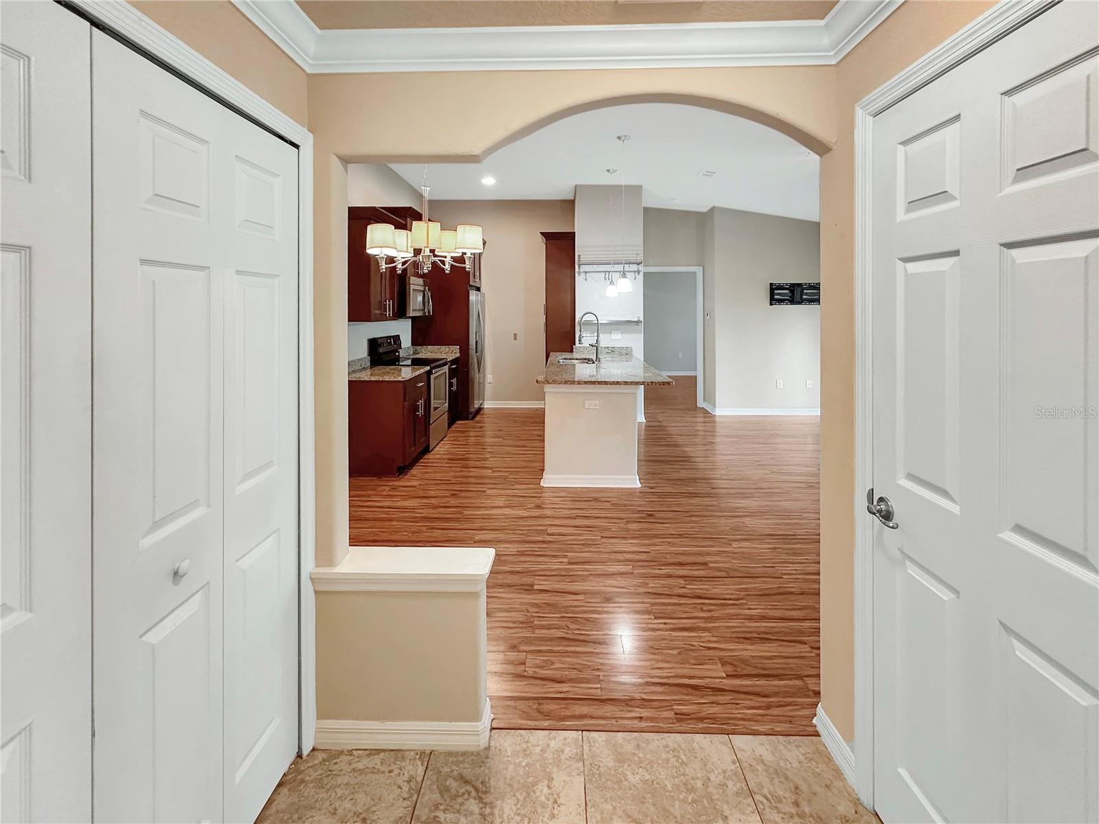 5041 ROYAL PALMS WAY #302