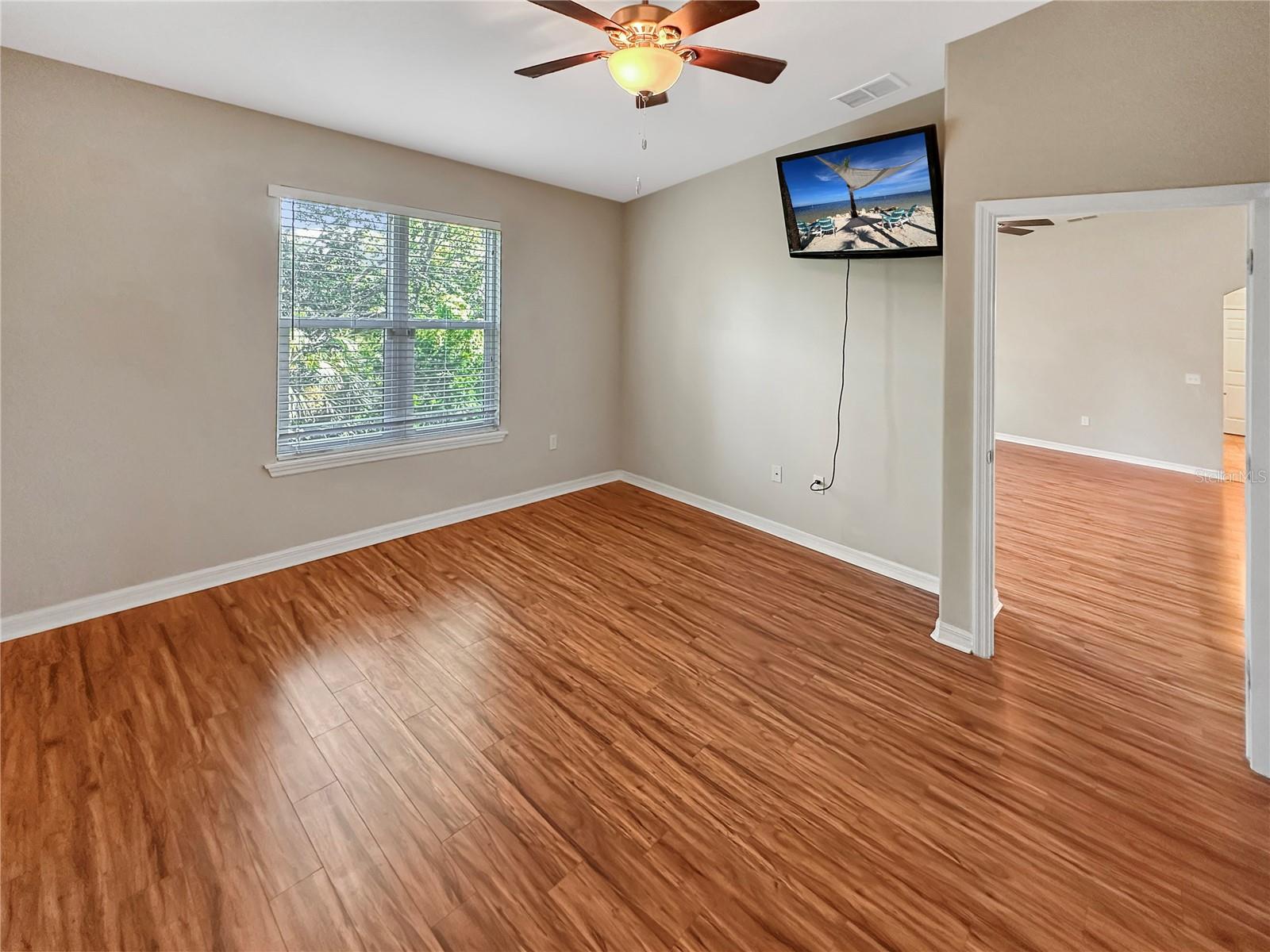 5041 ROYAL PALMS WAY #302