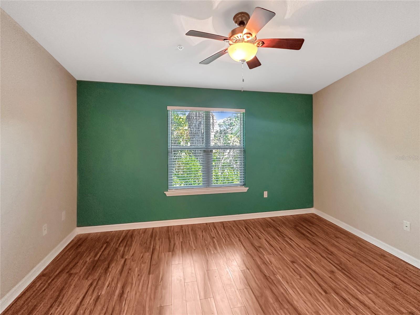 5041 ROYAL PALMS WAY #302