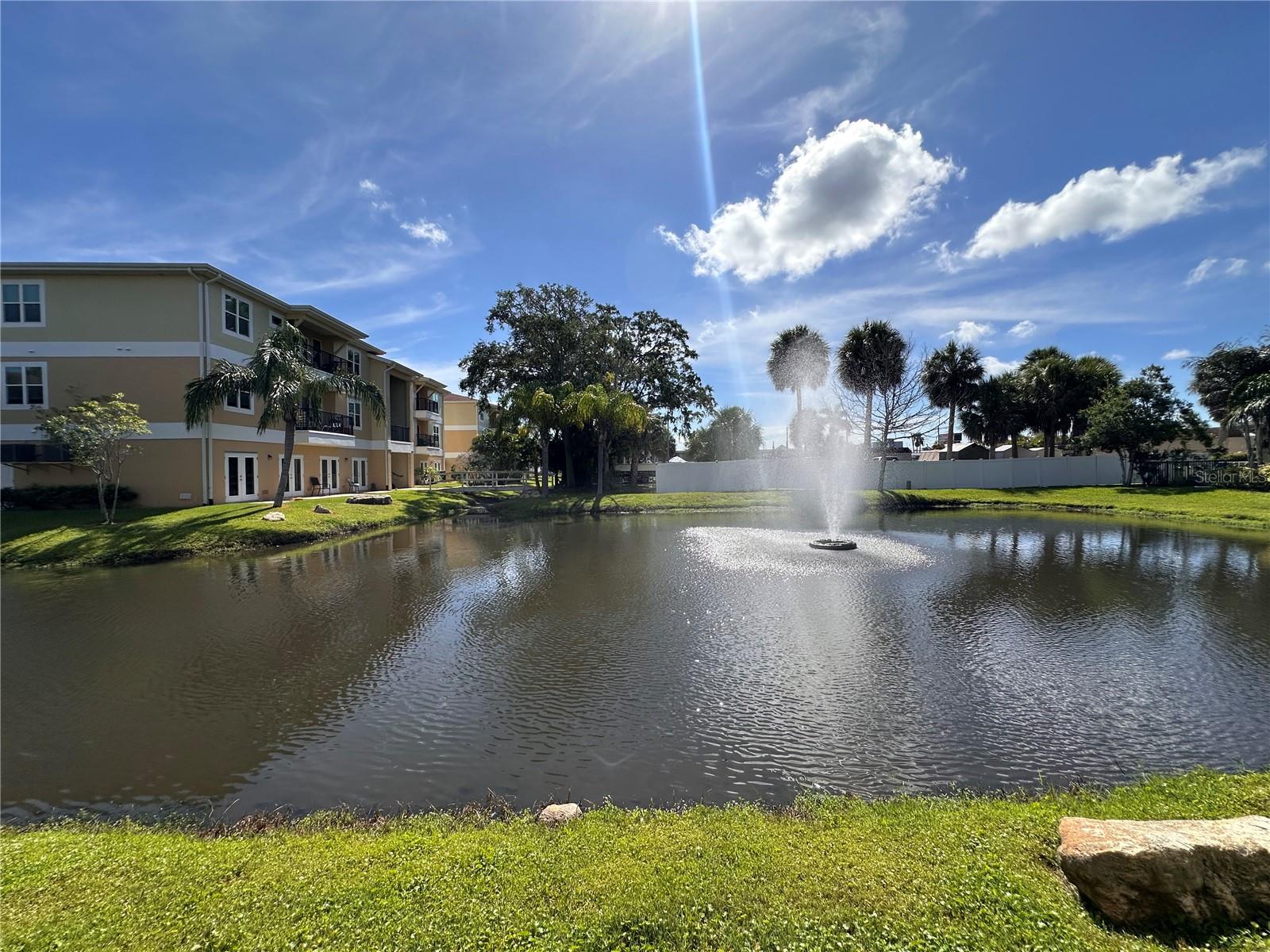 5041 ROYAL PALMS WAY #302