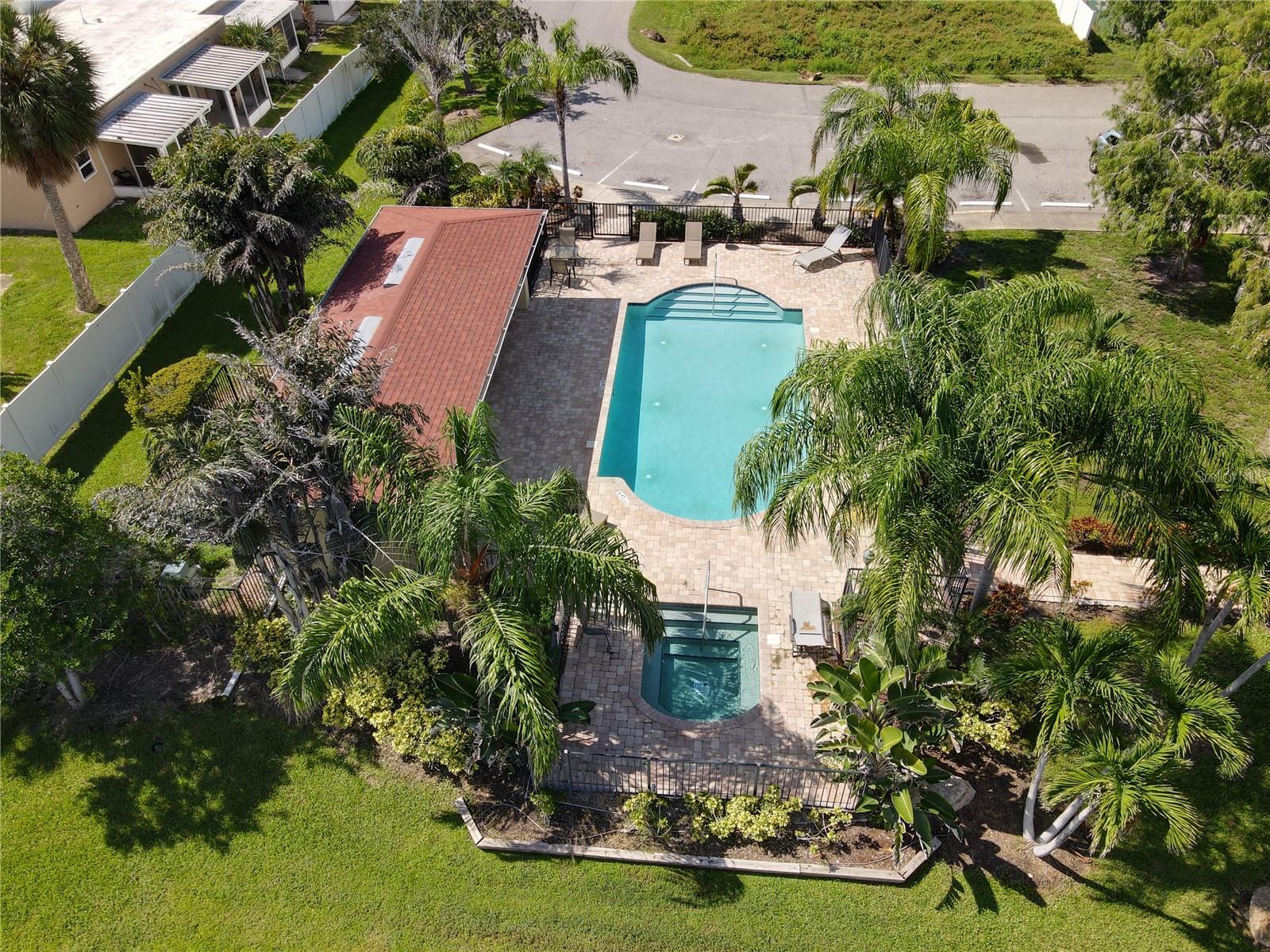 5041 ROYAL PALMS WAY #302