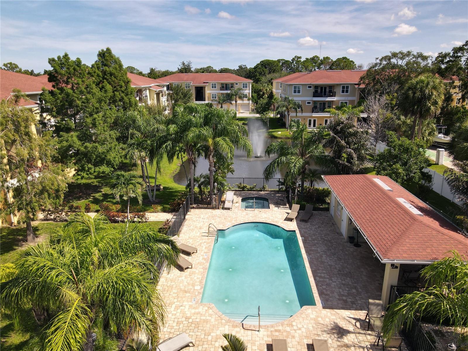 5041 ROYAL PALMS WAY #302