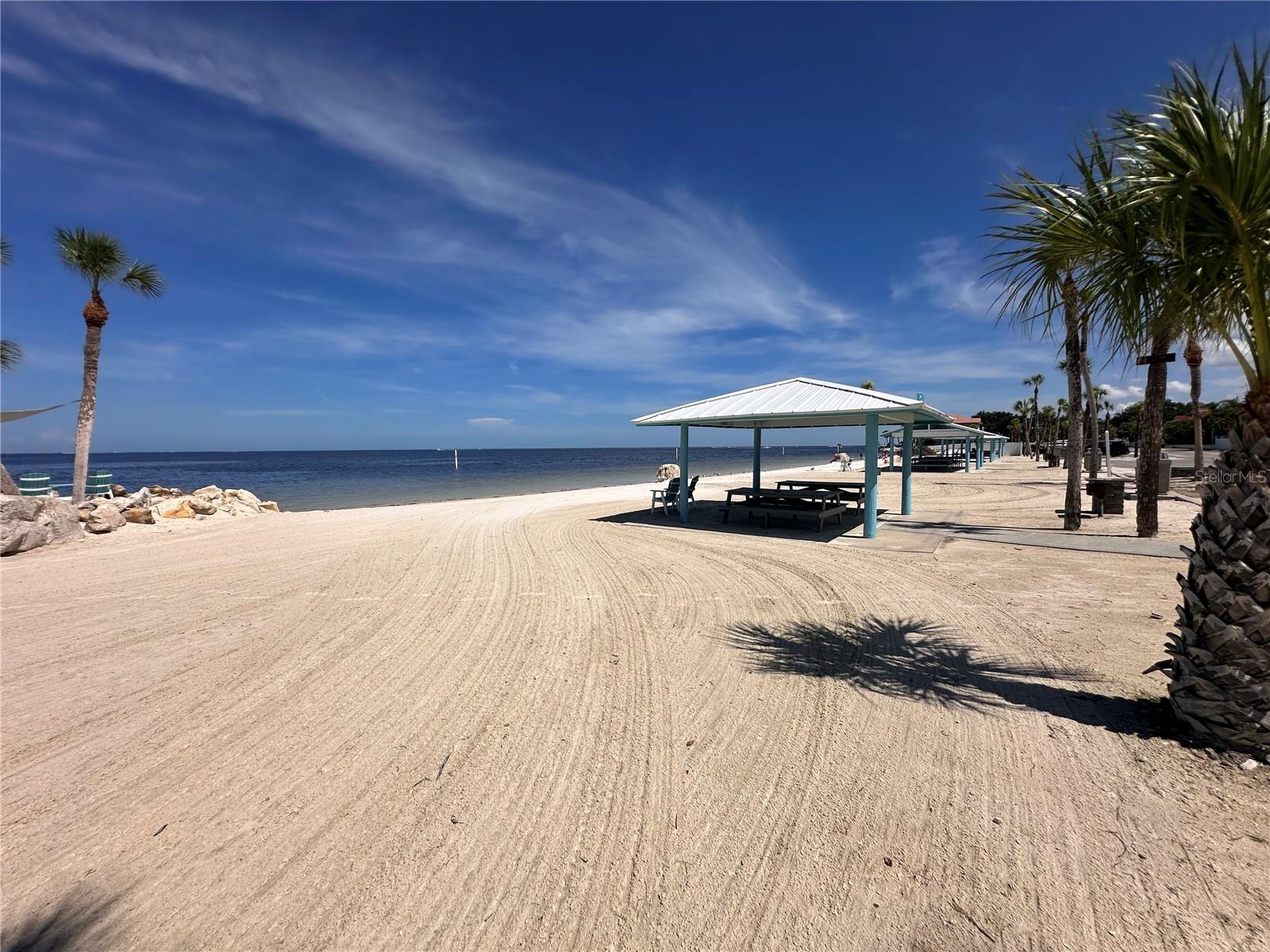 5041 ROYAL PALMS WAY #302