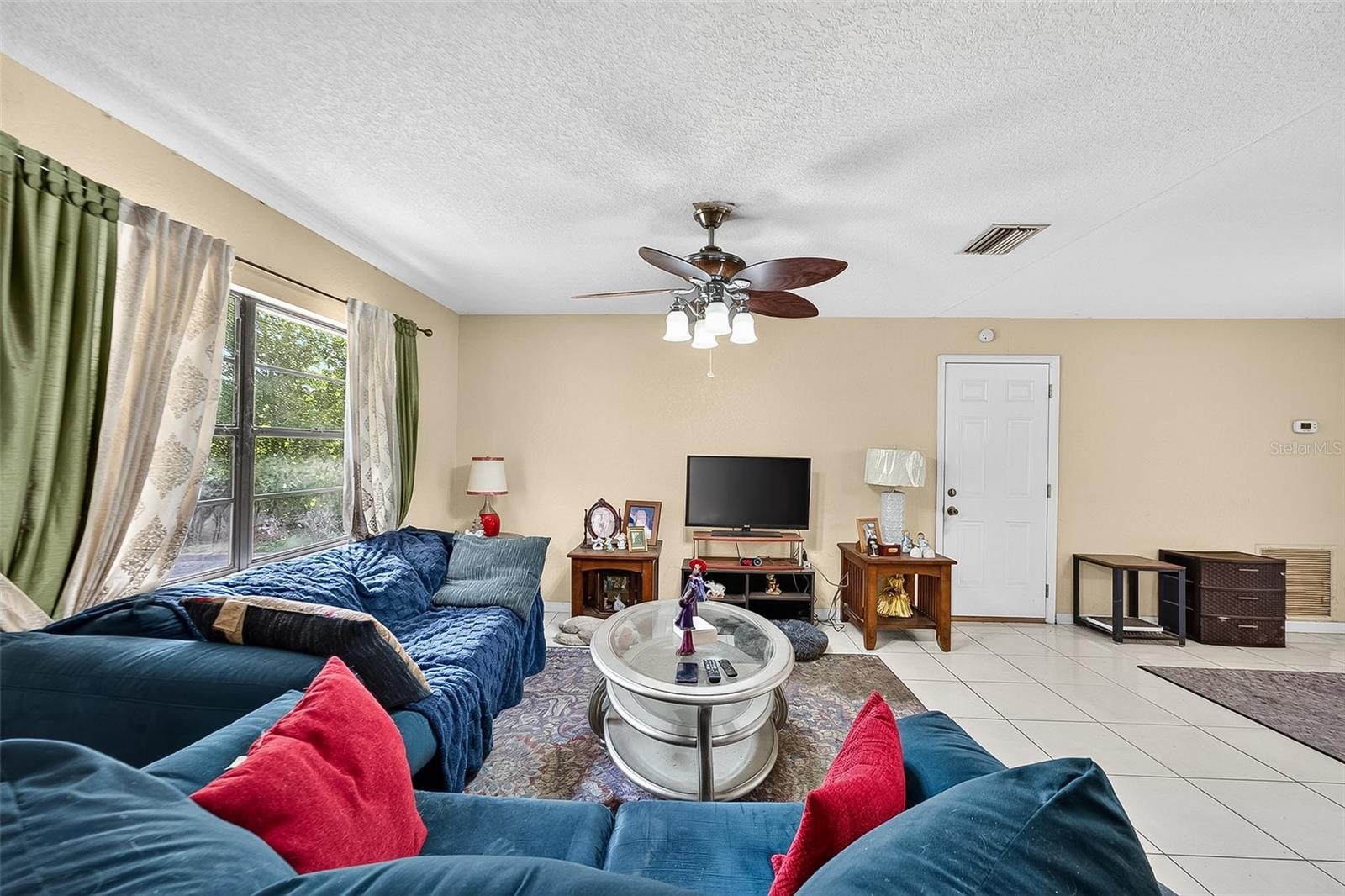 1917 CEDARBROOKE DR