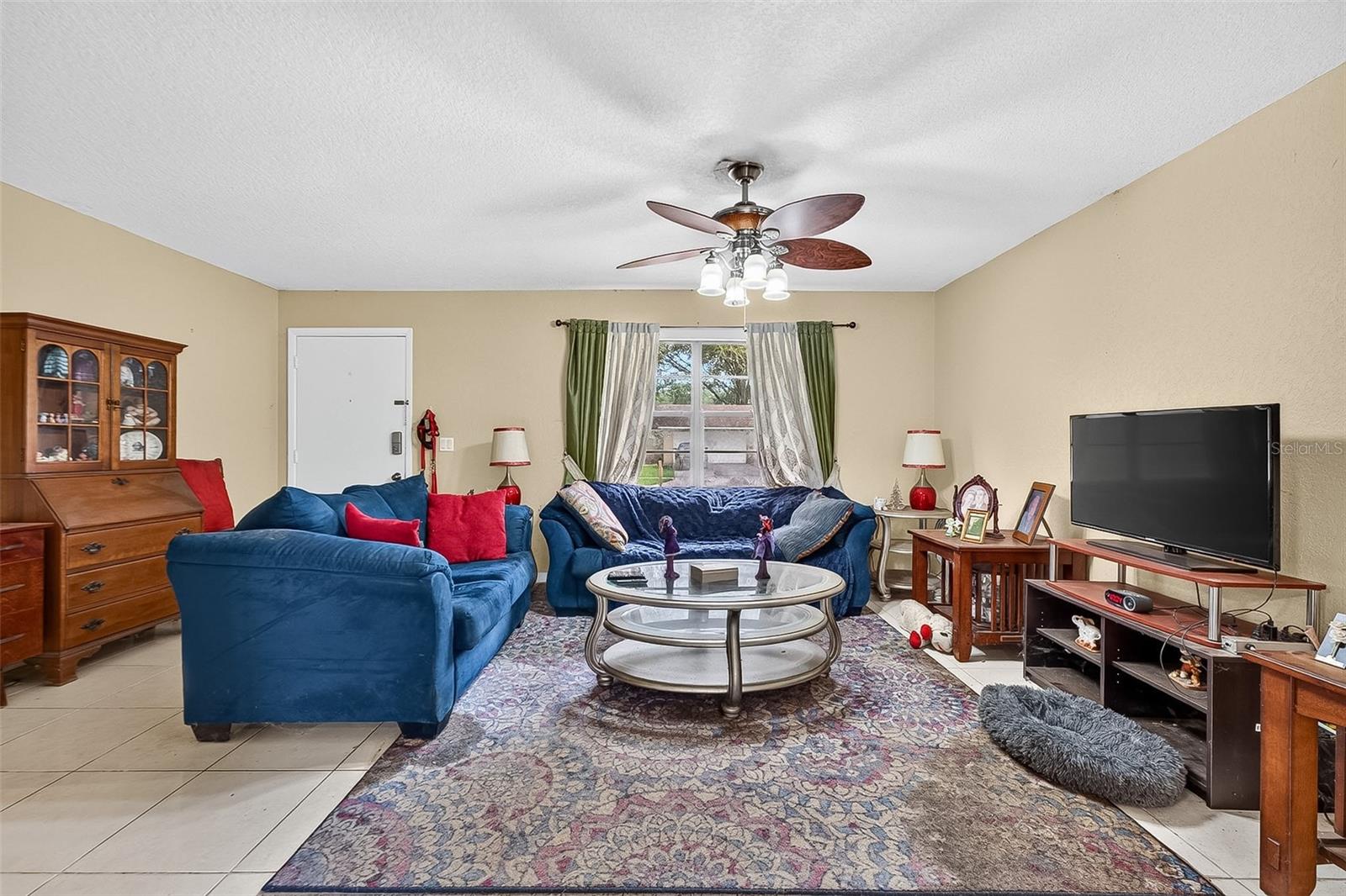 1917 CEDARBROOKE DR