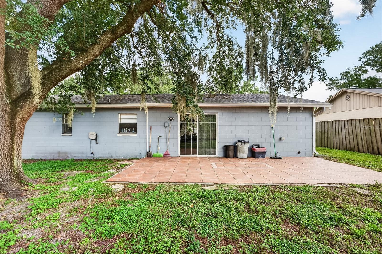 1917 CEDARBROOKE DR