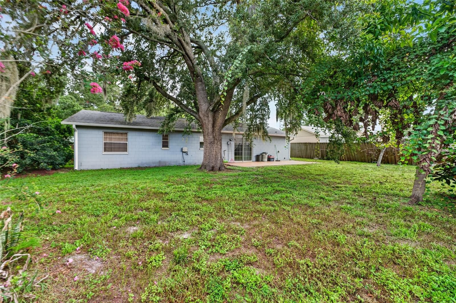 1917 CEDARBROOKE DR