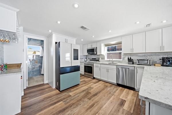 6421 DRIFTWOOD DR