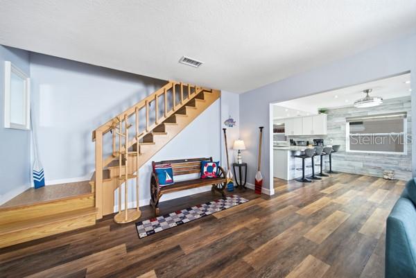 6421 DRIFTWOOD DR