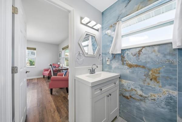 6421 DRIFTWOOD DR