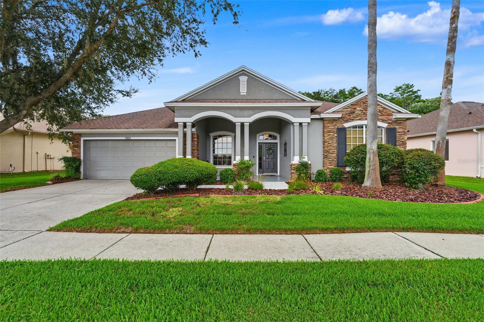 7504 Whispering Wind Dr, Land O Lakes