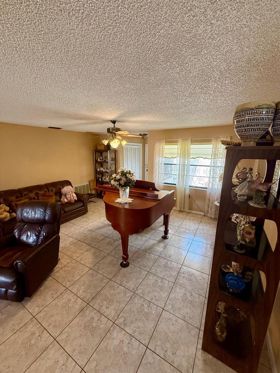 8949 FOREST LAKE DR