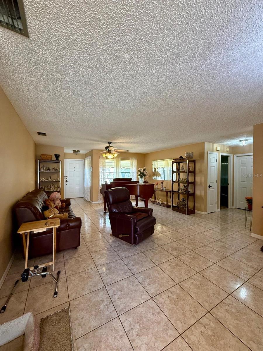 8949 FOREST LAKE DR