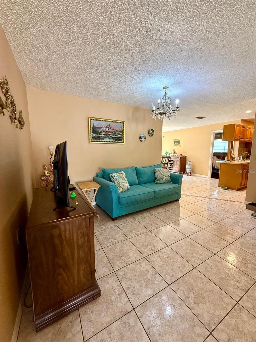 8949 FOREST LAKE DR