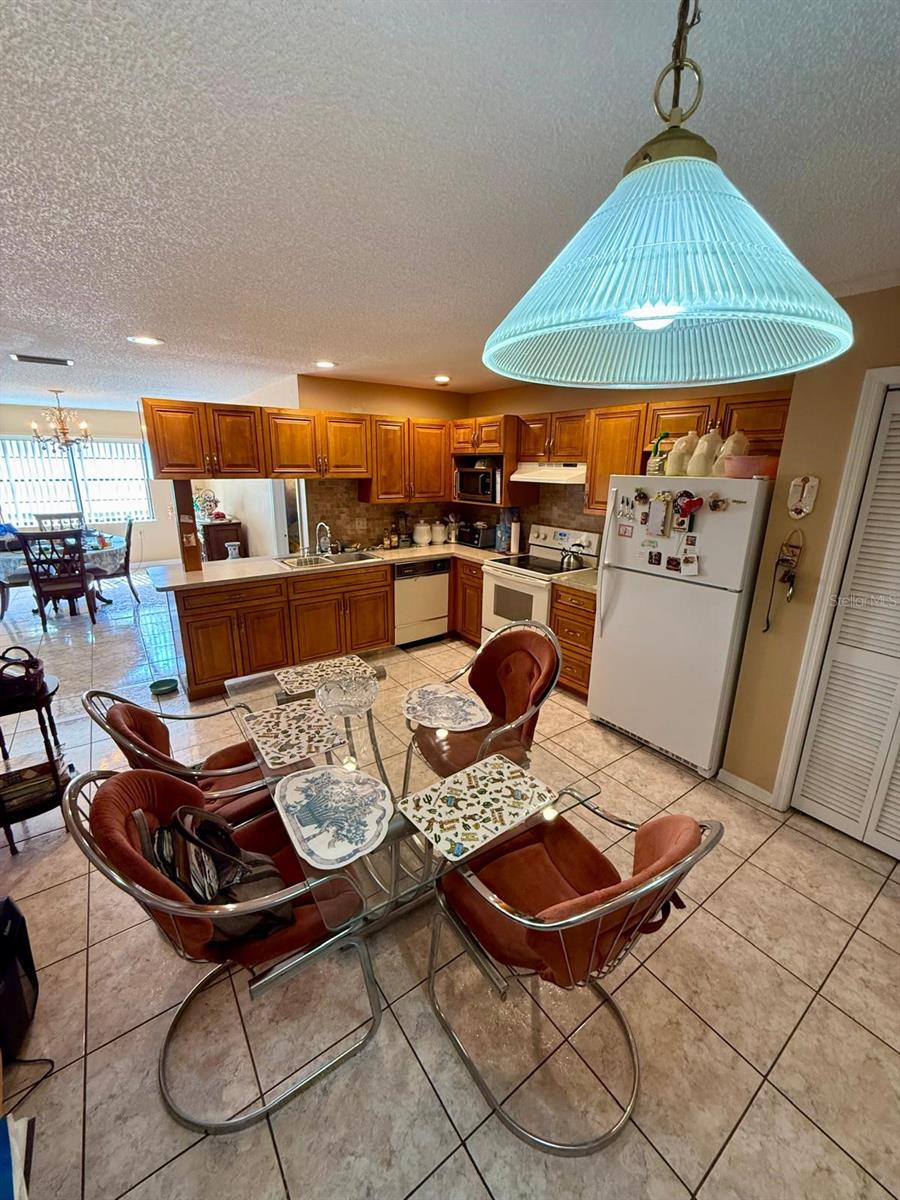 8949 FOREST LAKE DR