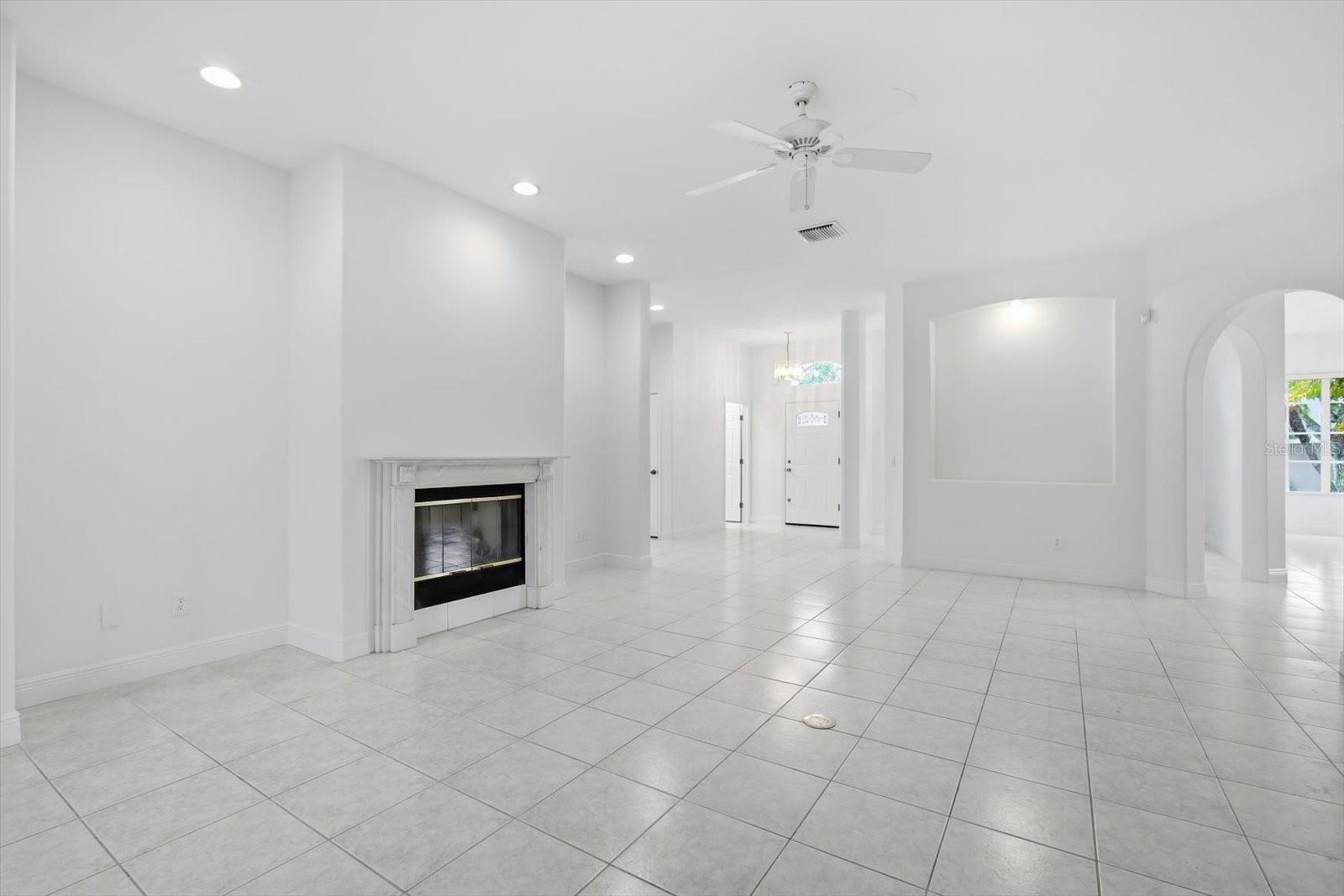 14902 DEVONSHIRE WOODS PL