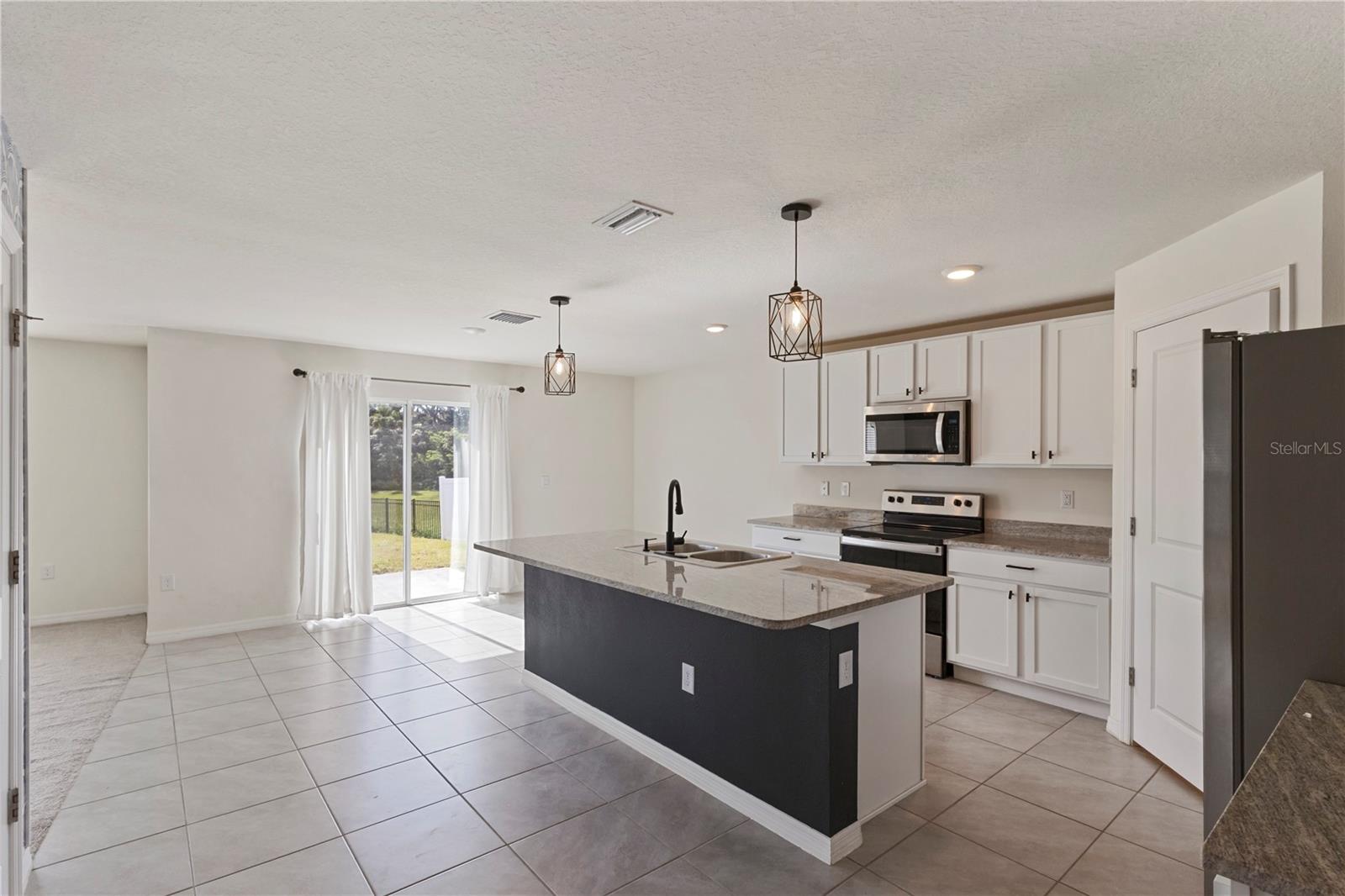 13695 WINEBERRY DR