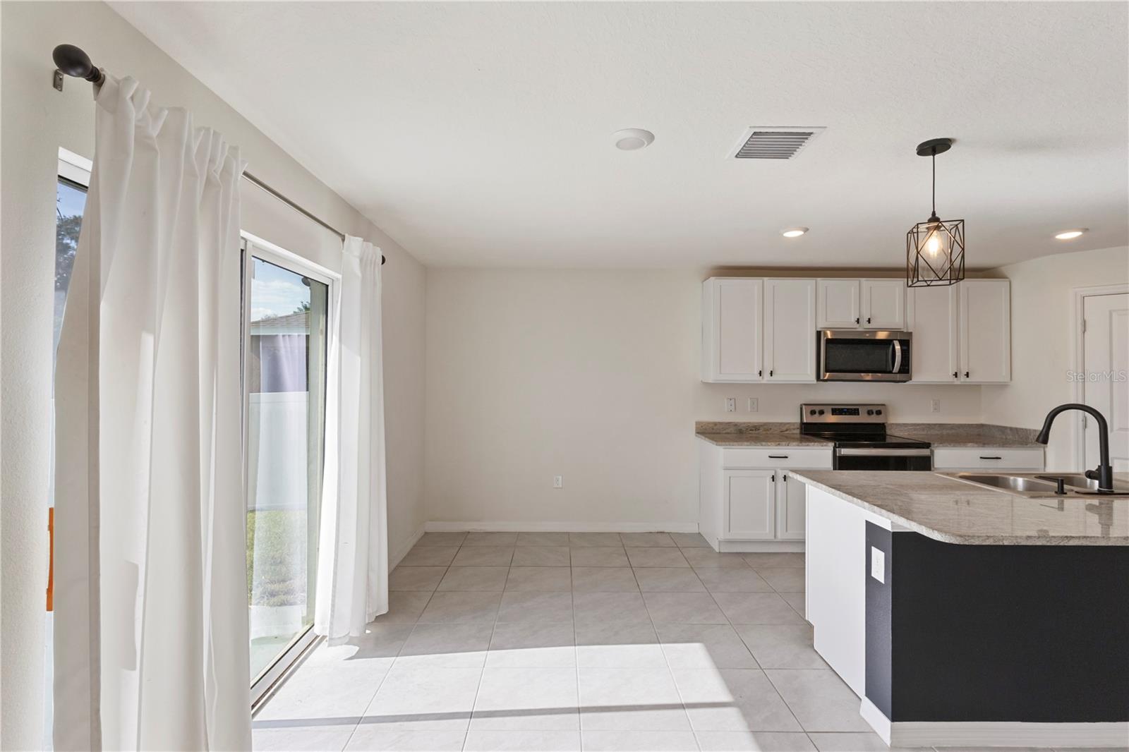 13695 WINEBERRY DR