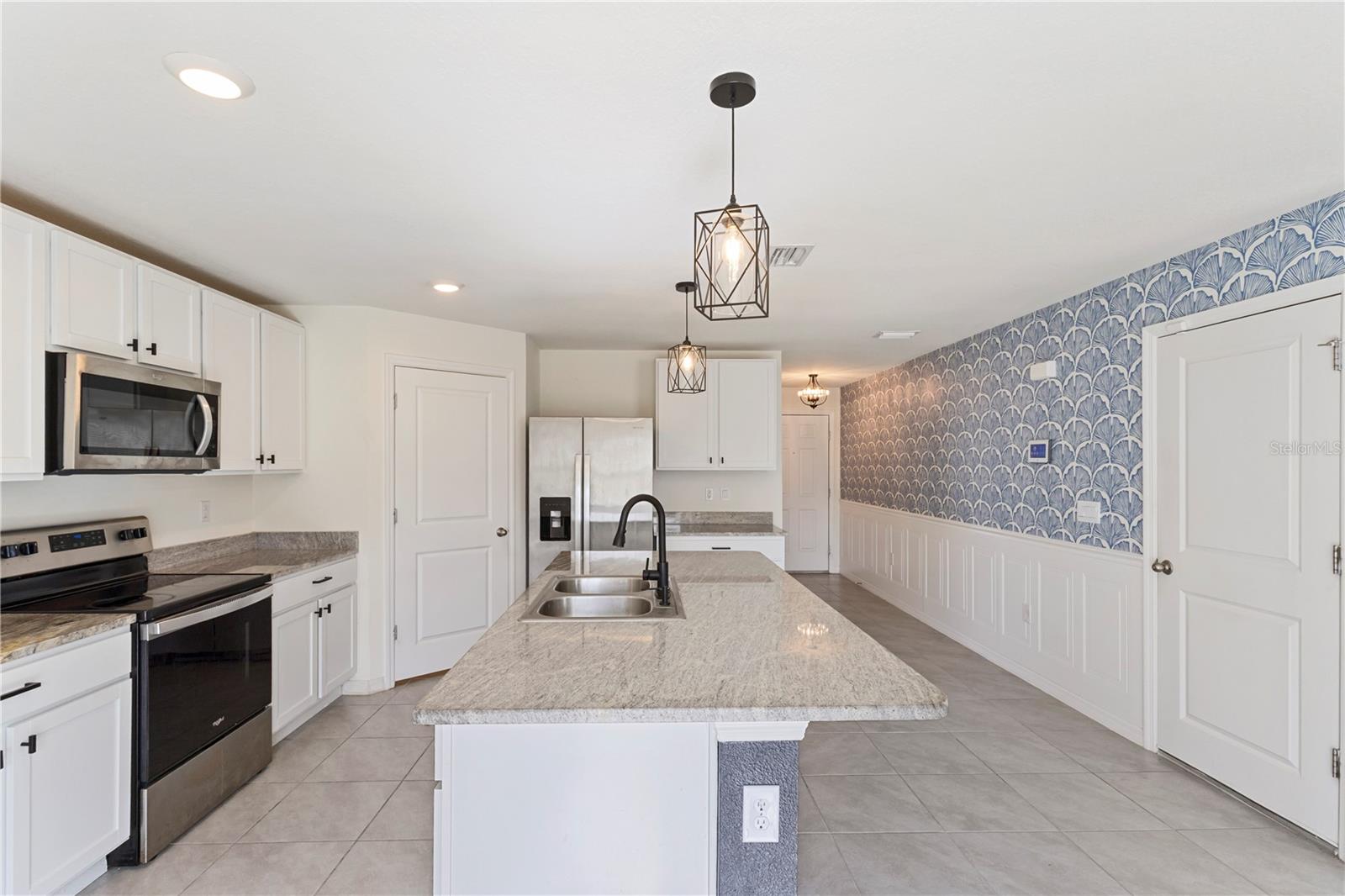 13695 WINEBERRY DR